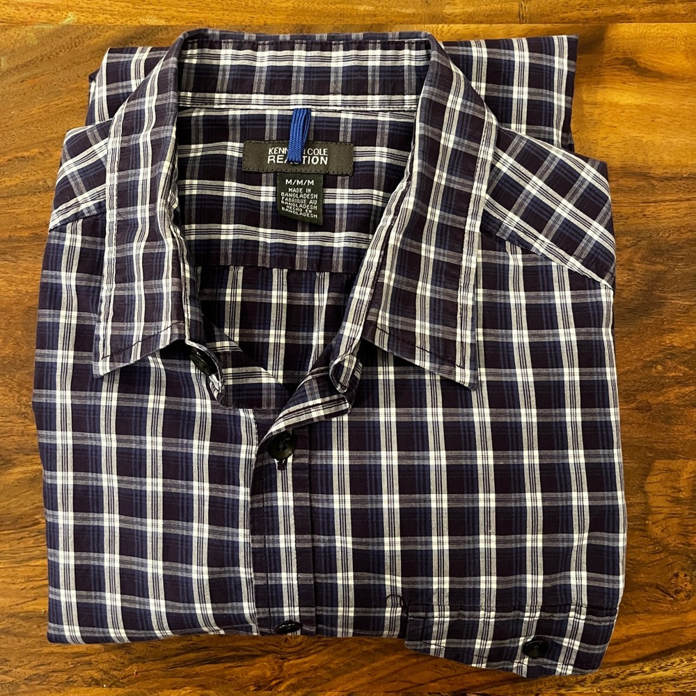 Kenneth Cole Reaction short sleeve button up blue white plaid shirt, sz M